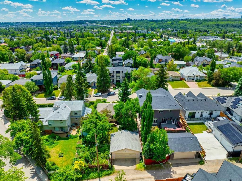 2308 9 Avenue NW, Calgary — photo 4 of 15