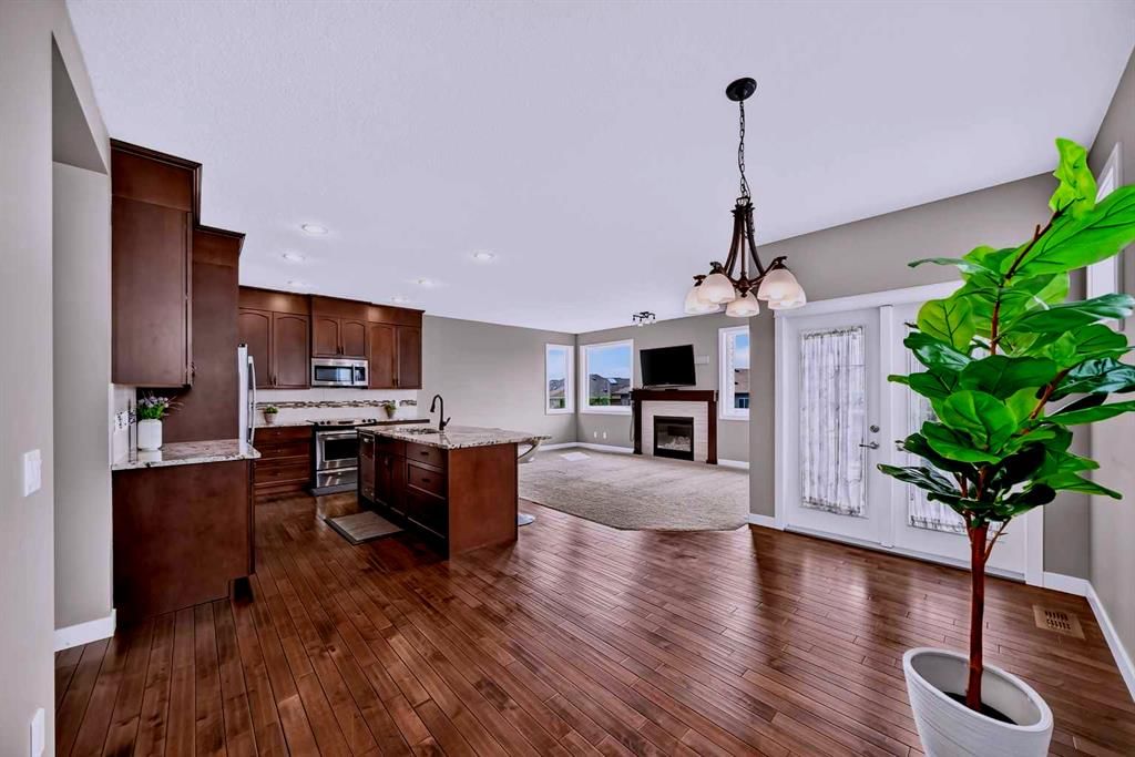 84 Evansview Manor NW, Calgary — photo 5 of 50