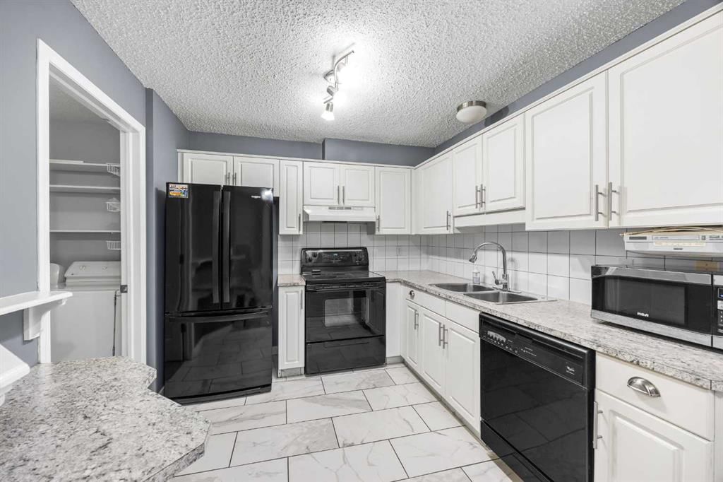120, 10 Sierra Morena Mews SW, Calgary — photo 4 of 29