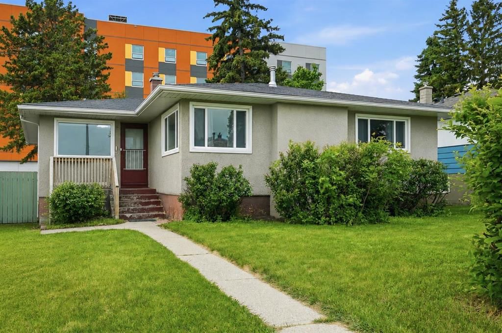 111 42 Avenue NE, Calgary — main listing photo