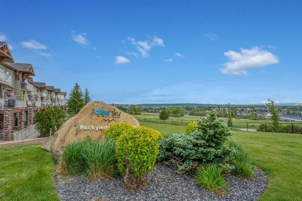 4, 153 Rockyledge View NW, Calgary — photo 2 of 29