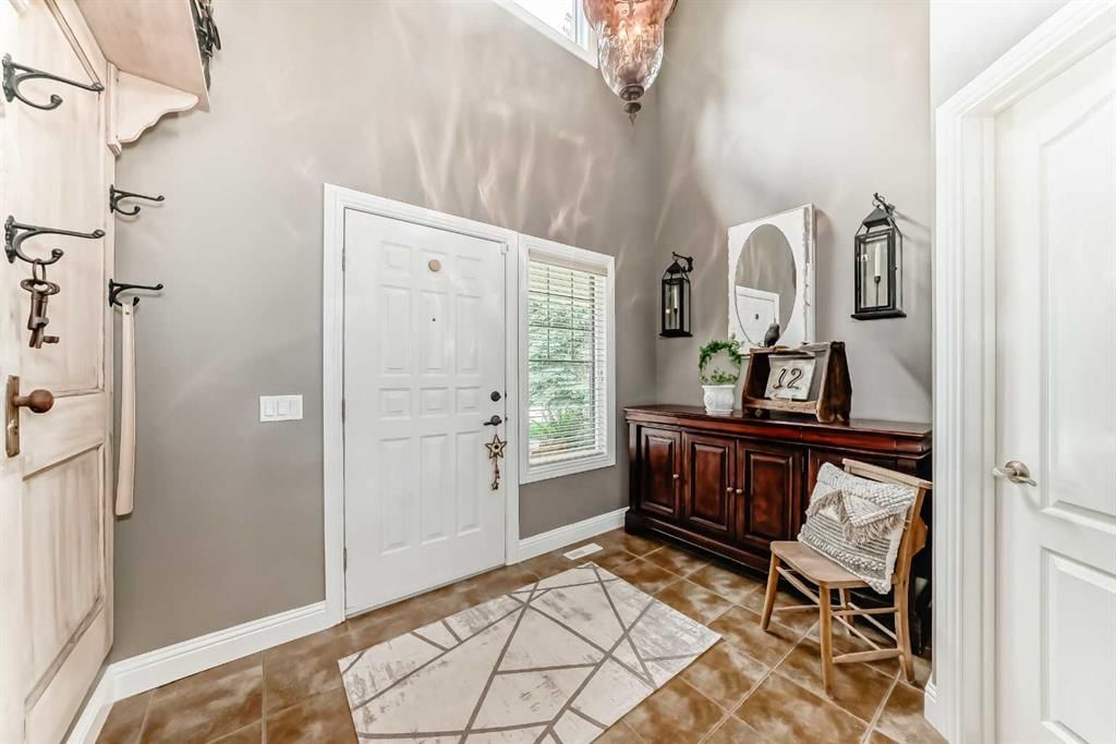 12 Chapala Heath SE, Calgary — photo 4 of 50