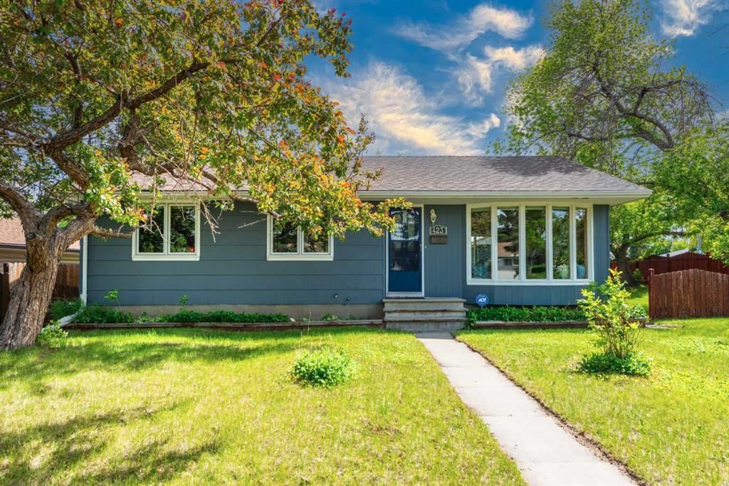 423 Spyhill Road NW, Calgary — main listing photo