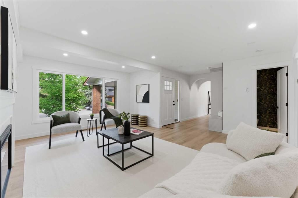 115 Brookgreen Drive SW, Calgary — photo 4 of 50