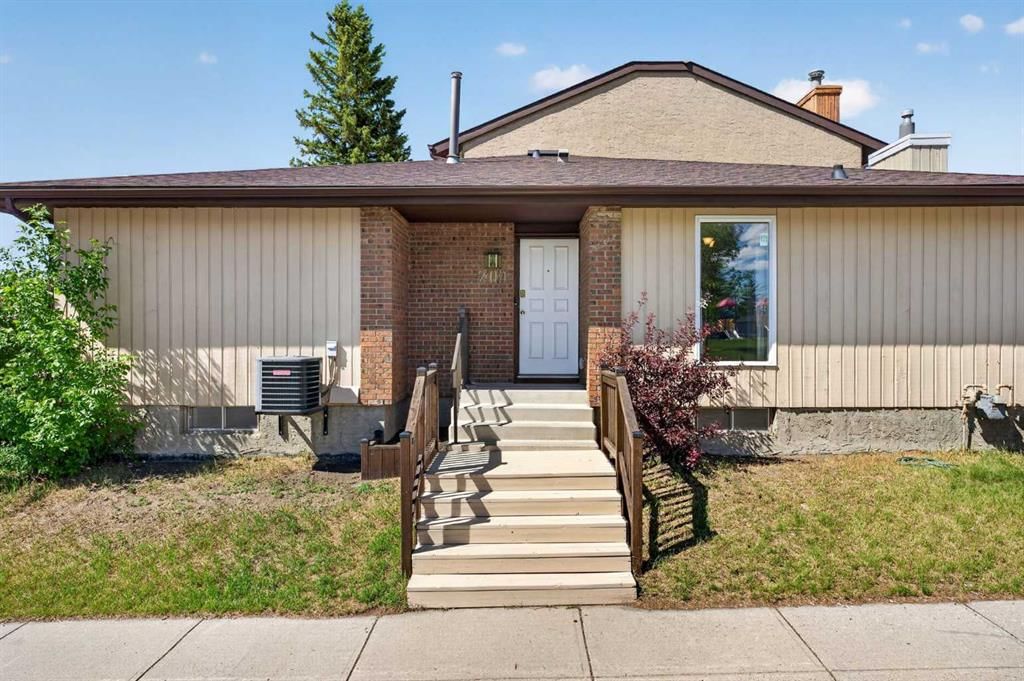 204 Whiteridge Place NE, Calgary — main listing photo