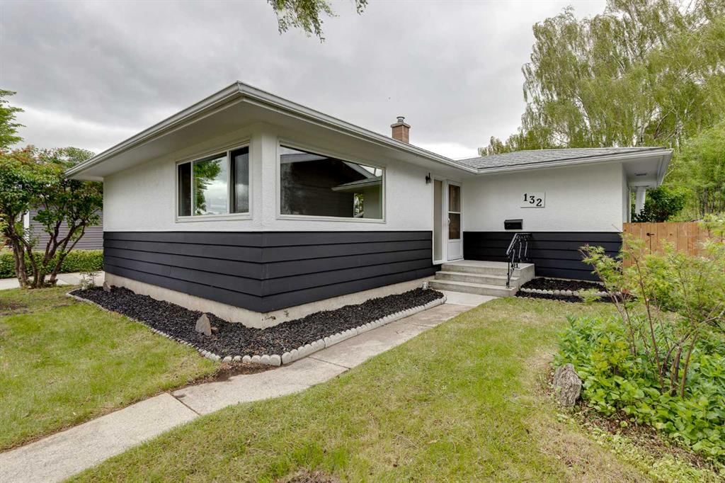 132 Haysboro Crescent SW, Calgary — main listing photo