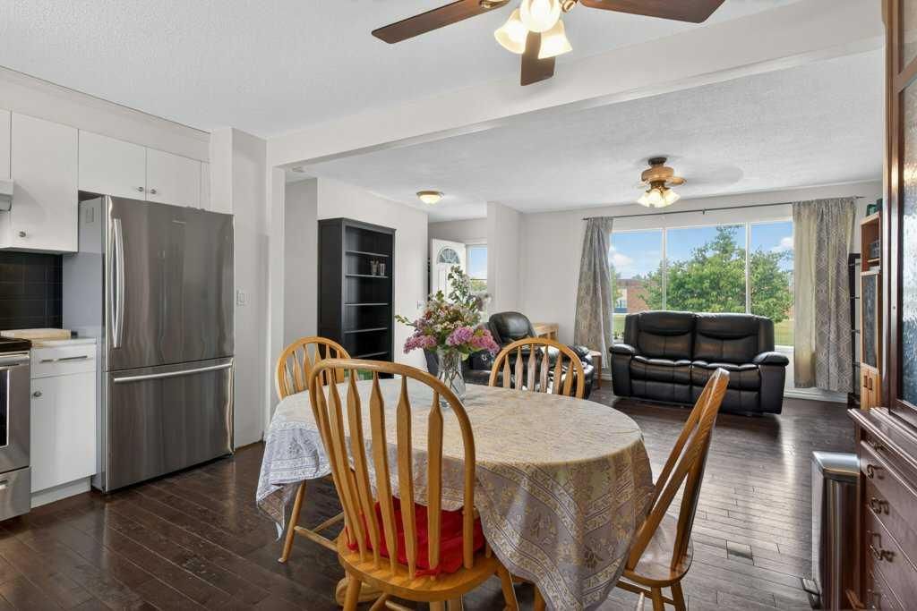 1308 Pensacola Way SE, Calgary — photo 2 of 50