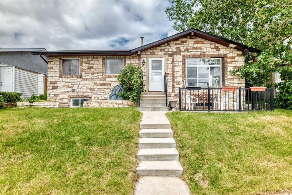 660 Malvern Drive NE, Calgary — main listing photo