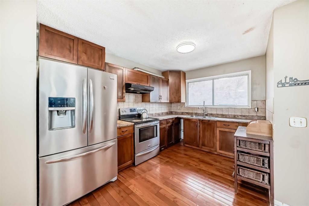 660 Malvern Drive NE, Calgary — photo 3 of 29