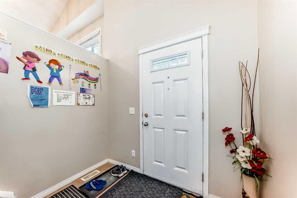 398 MARTINDALE Drive NE, Calgary — photo 2 of 46