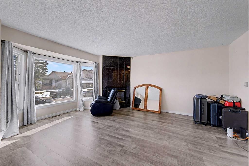 48 Whitworth Way NE, Calgary — photo 4 of 42