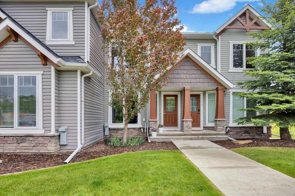 1562 93 Street SW, Calgary — main listing photo