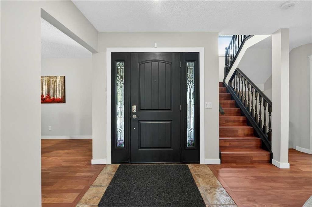 127 Pump Hill Crescent SW, Calgary — photo 2 of 43