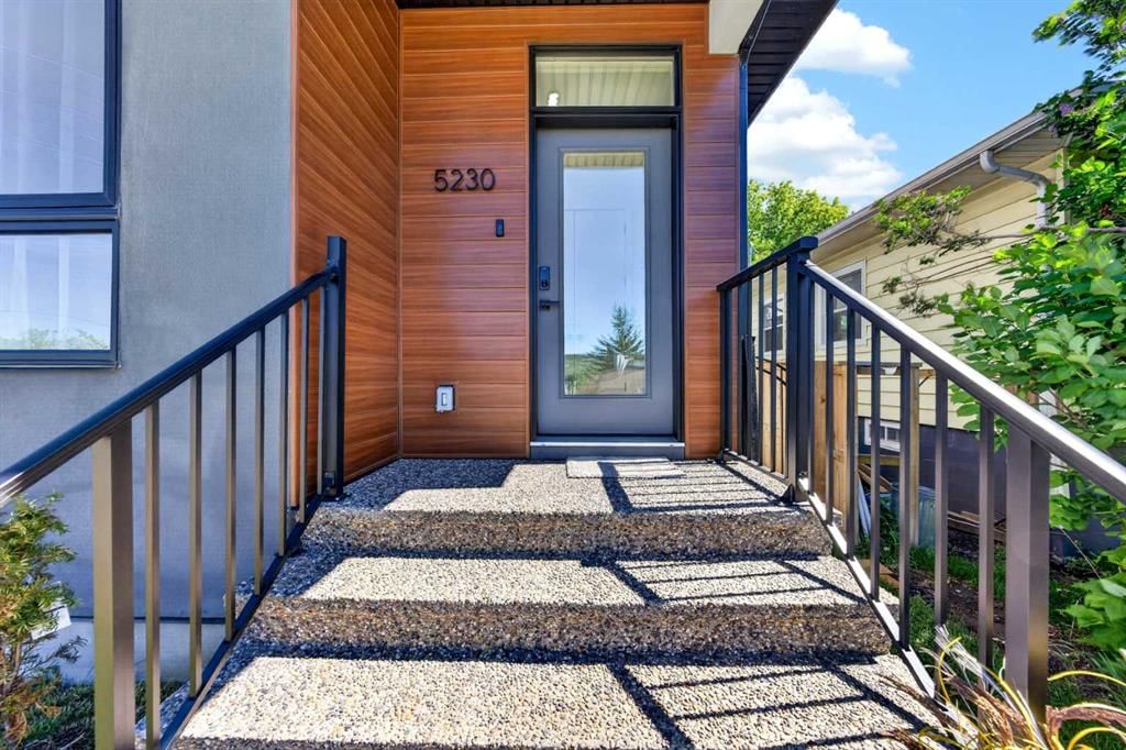 5230 21 Avenue NW, Calgary — photo 2 of 35