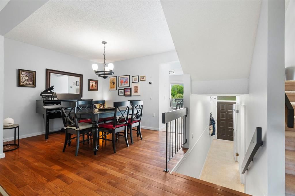 11, 3302 50 Street NW, Calgary — photo 5 of 25