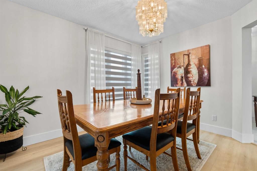 957 Applewood Drive SE, Calgary — photo 5 of 47