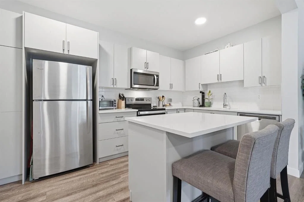 15 Tuscany Summit Square NW, Calgary — photo 4 of 32