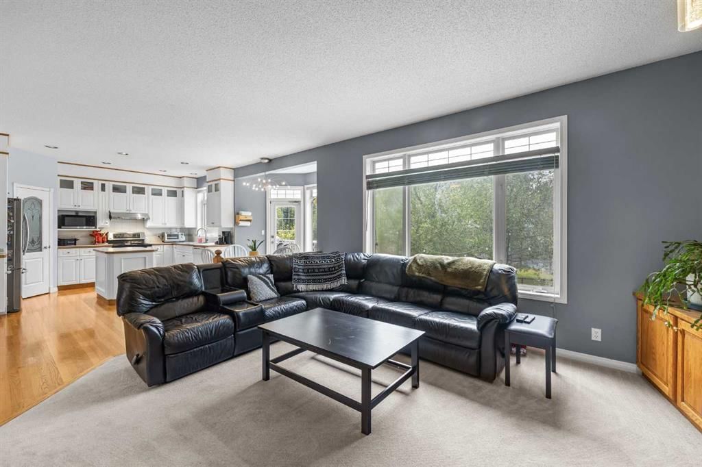 31 Hamptons Heath NW, Calgary — photo 5 of 46