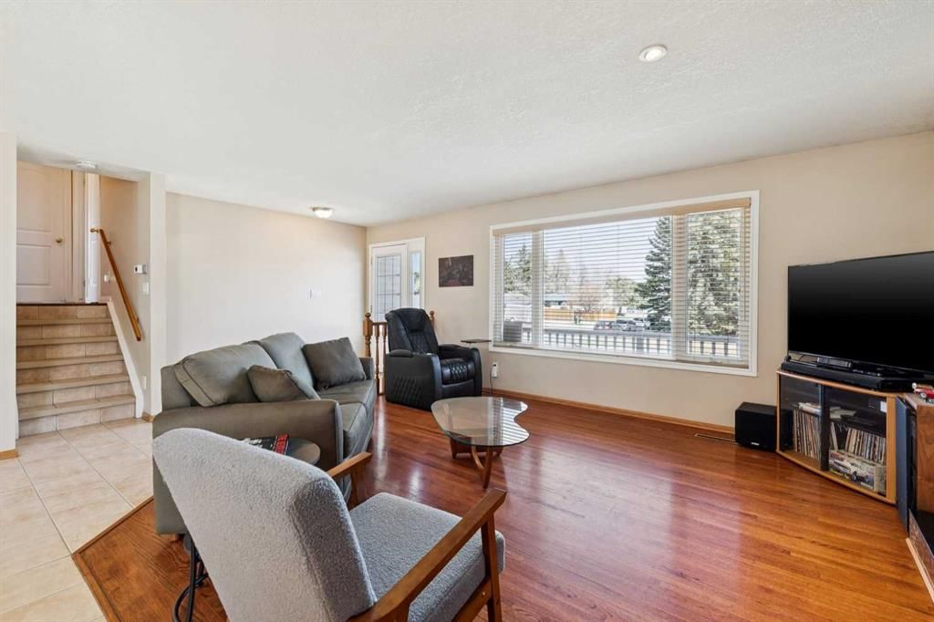 8523 Addison Place SE, Calgary — photo 5 of 33