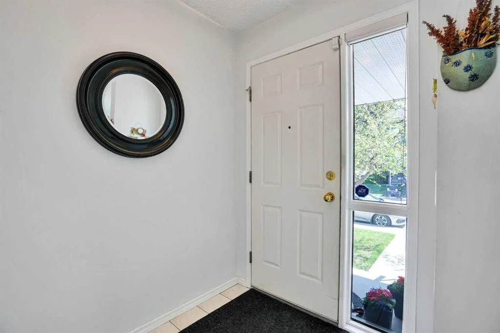 2295 1 Street NE, Calgary — photo 4 of 24