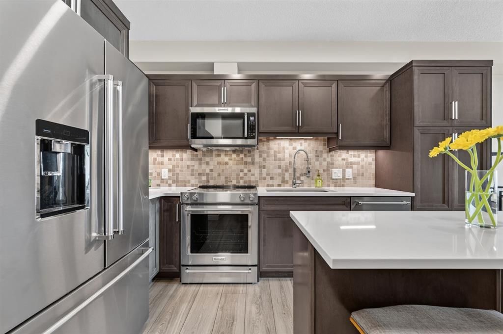 2302, 80 Greenbriar Place NW, Calgary — photo 3 of 31
