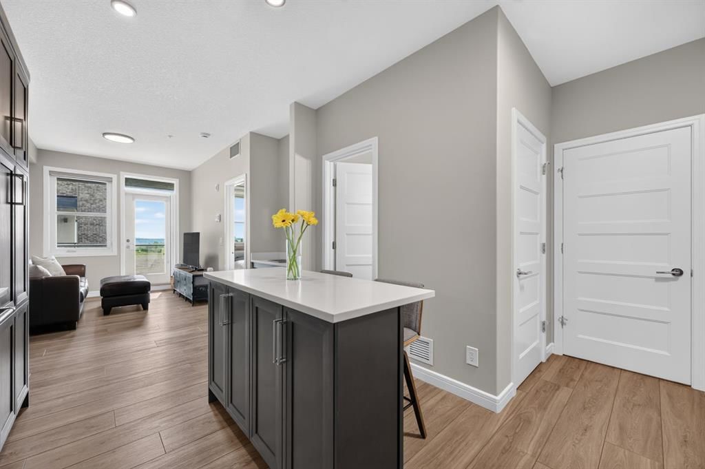 2302, 80 Greenbriar Place NW, Calgary — photo 4 of 31