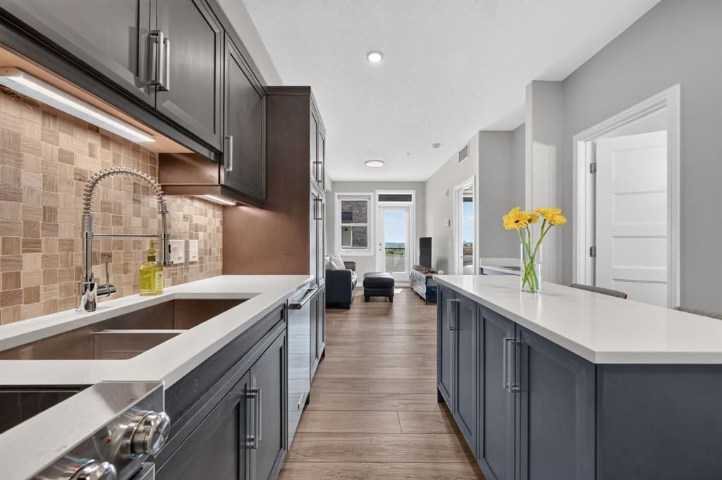 2302, 80 Greenbriar Place NW, Calgary — photo 5 of 31