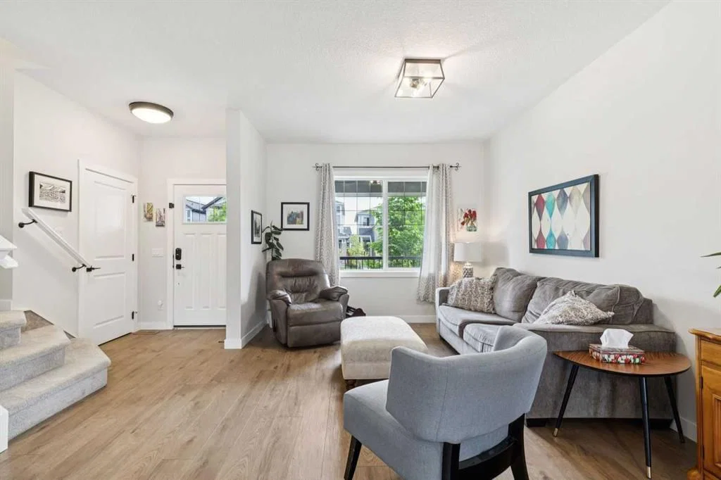 198 Legacy Reach Crescent SE, Calgary — photo 4 of 32