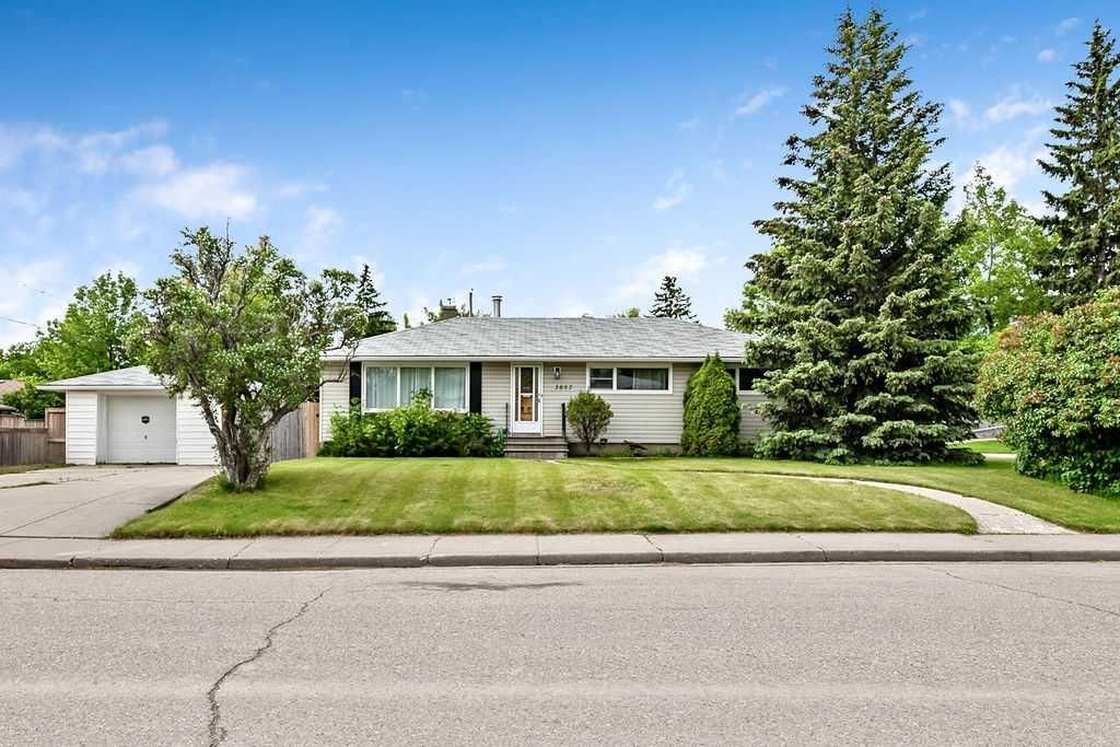 3807 25 Avenue SW, Calgary — main listing photo