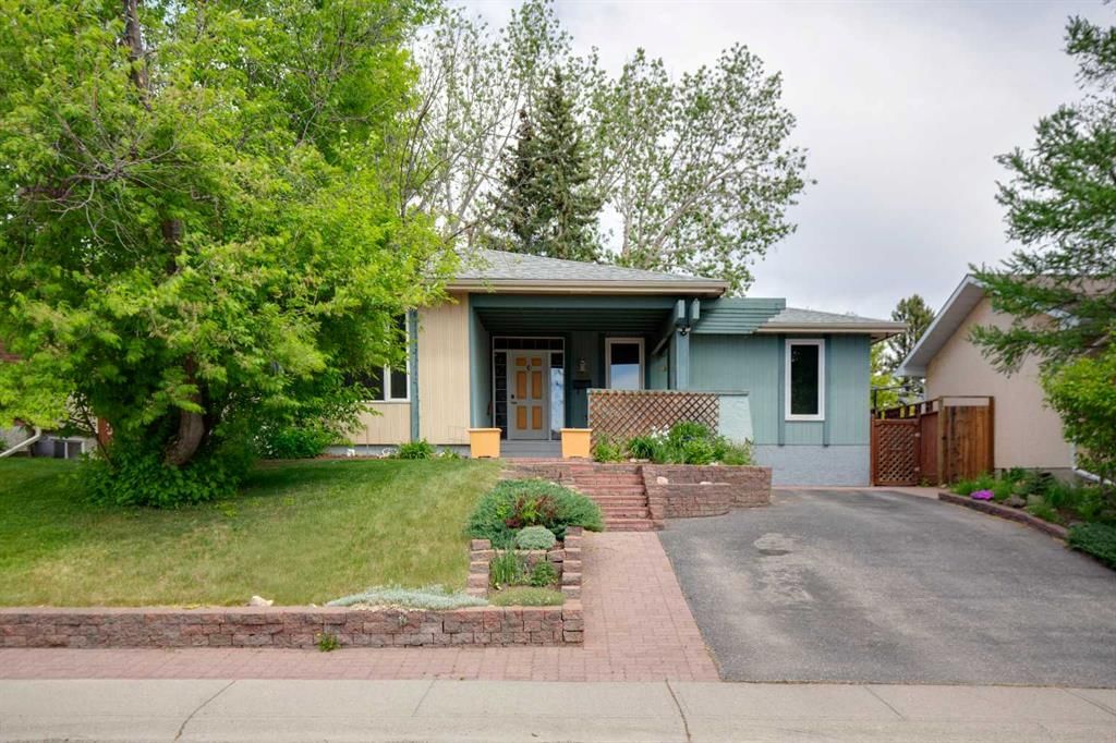 328 Norseman Road NW, Calgary — main listing photo