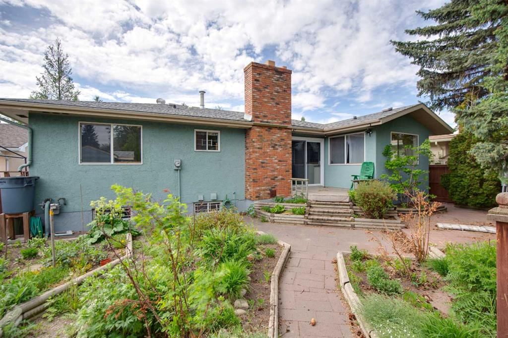 328 Norseman Road NW, Calgary — photo 4 of 30