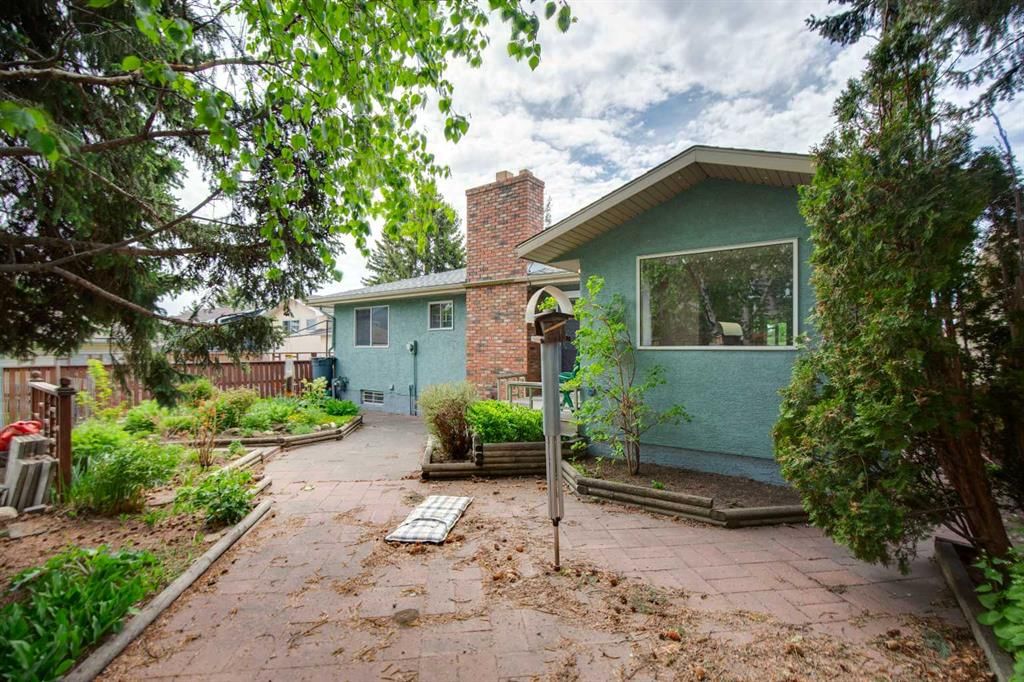 328 Norseman Road NW, Calgary — photo 5 of 30