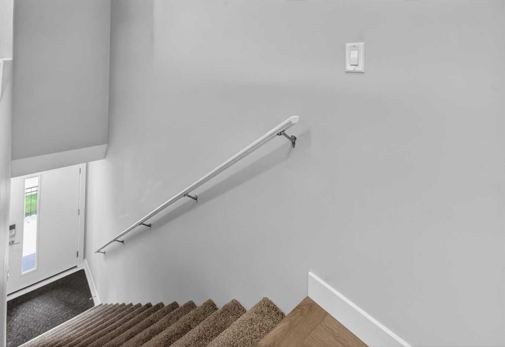 188 Livingston Common NE, Calgary — photo 4 of 39