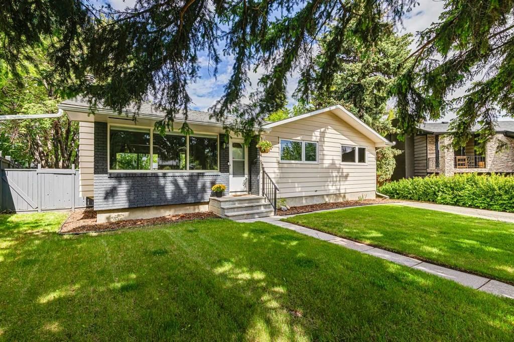 116 Gloucester Crescent SW, Calgary — main listing photo