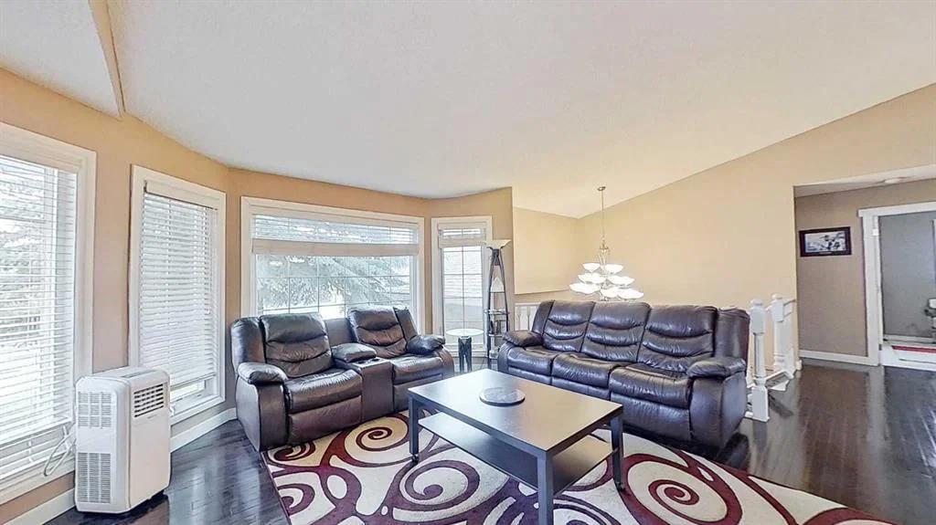 109 Edgebrook Gardens NW, Calgary — photo 5 of 39