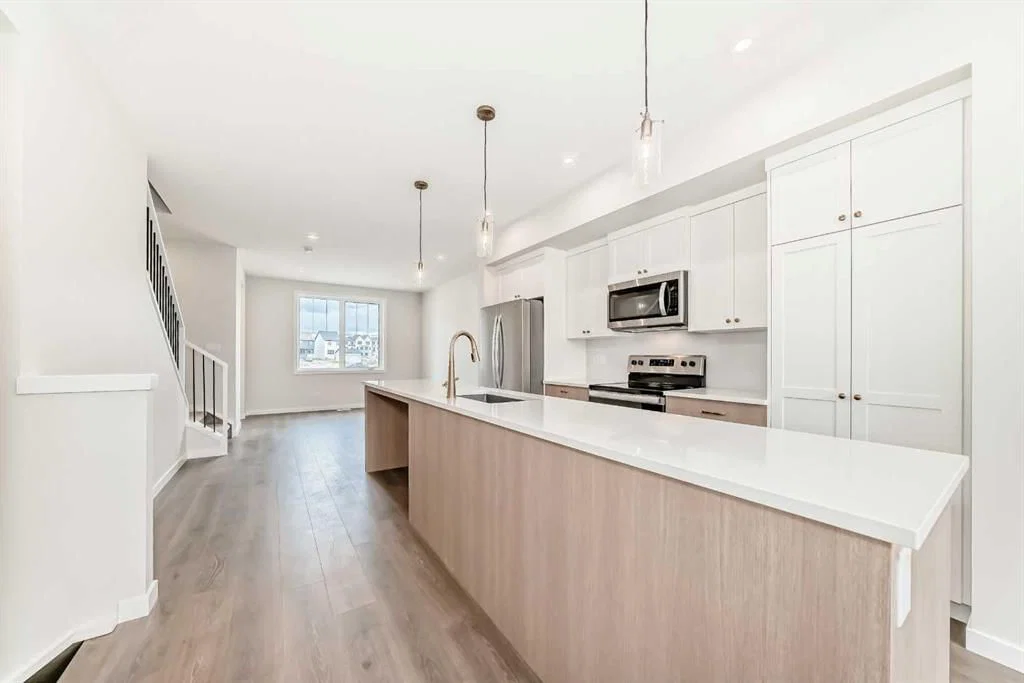 281 Heirloom Way SE, Calgary — photo 3 of 38