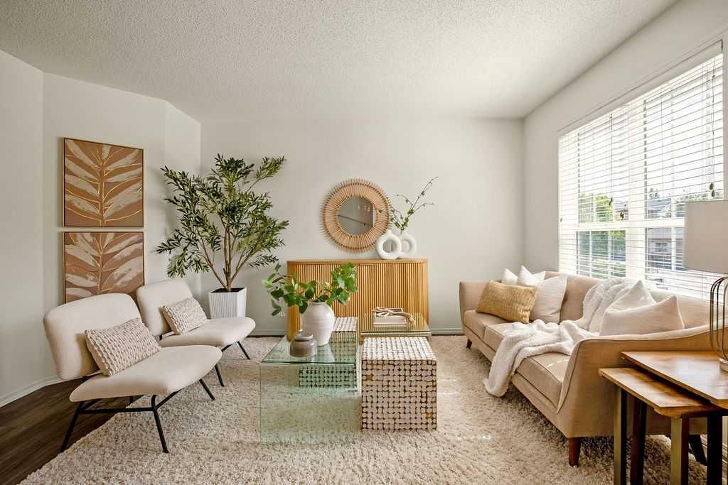 246 Elgin View SE, Calgary — photo 4 of 30