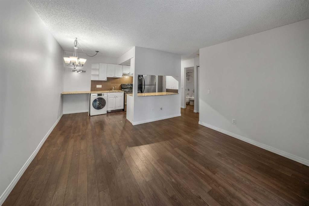 205, 305 25 Avenue SW, Calgary — photo 3 of 34