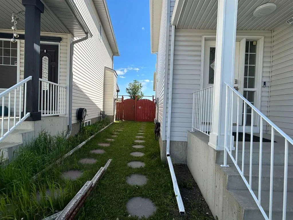 119 Citadel Meadow Grove NW, Calgary — photo 3 of 50
