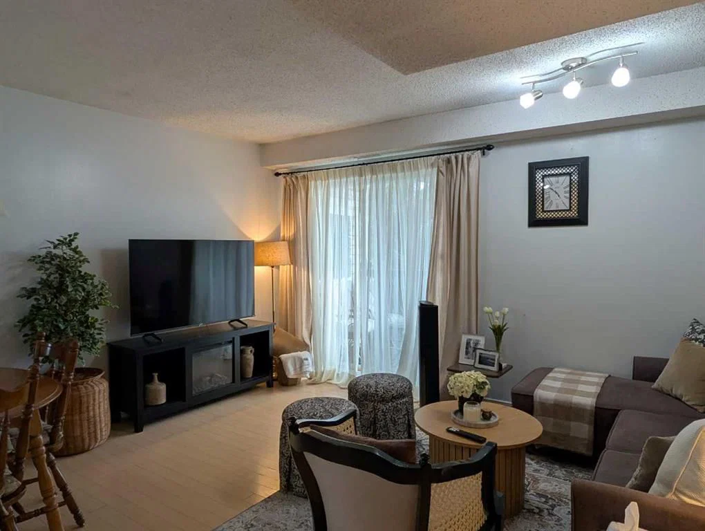 71, 3745 Fonda Way SE, Calgary — photo 3 of 19