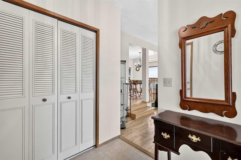 296 Templeton Circle NE, Calgary — photo 3 of 50