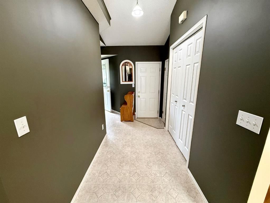 211 Baker Creek Place SW, High River — photo 5 of 27
