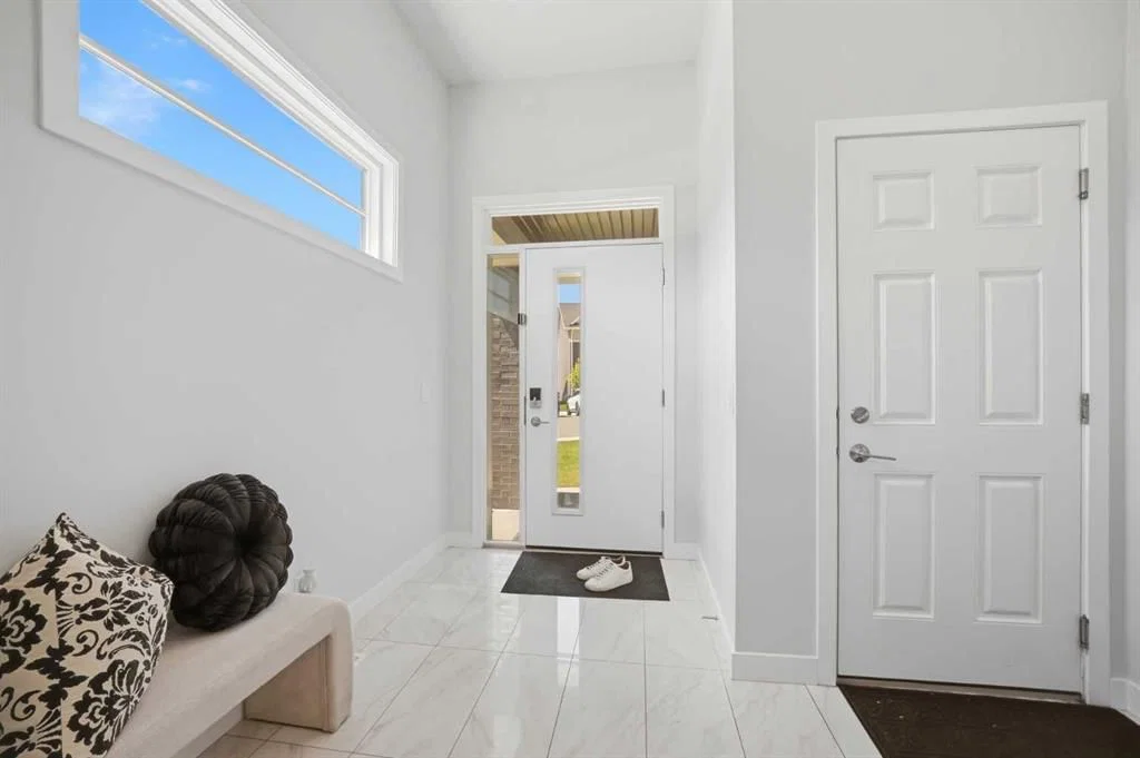 114 Corner Meadows Grove NE, Calgary — photo 3 of 49