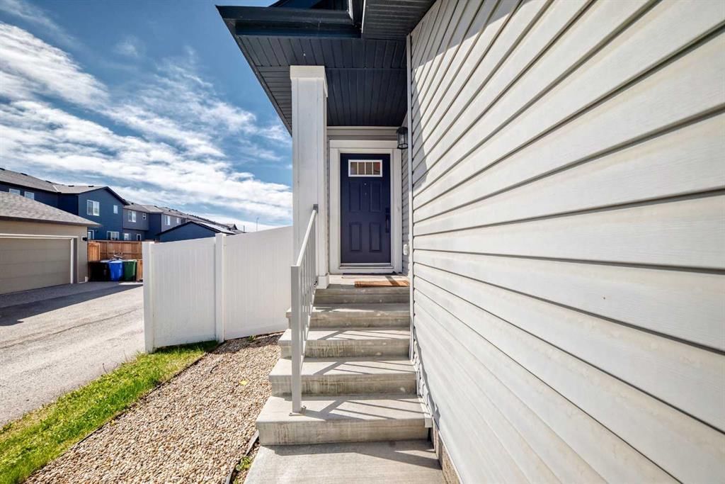 91 Walcrest Way SE, Calgary — photo 2 of 41