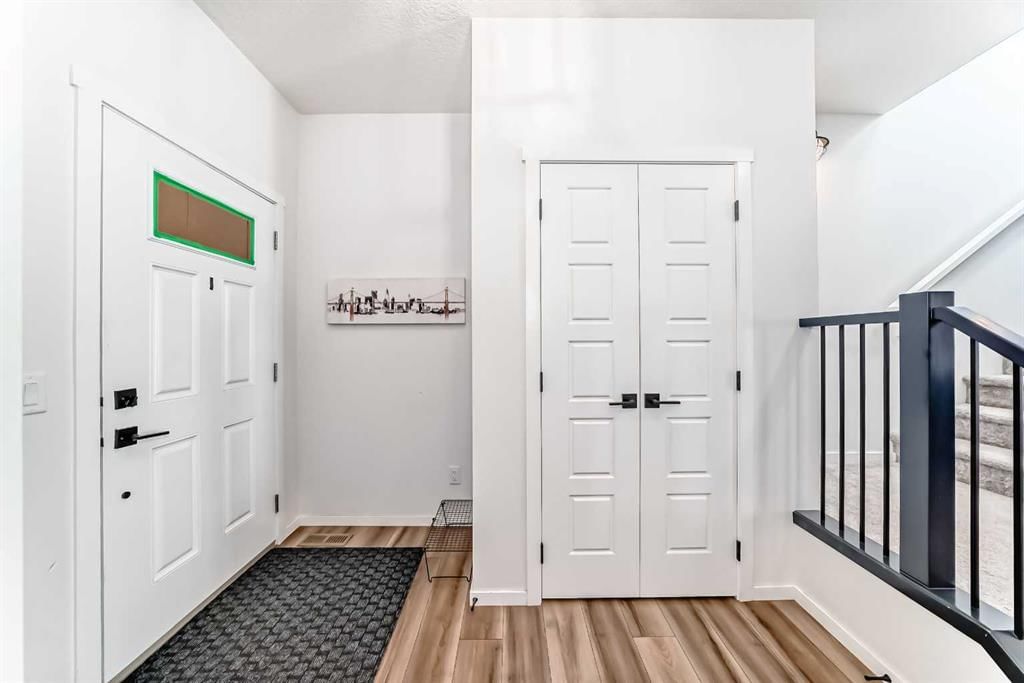 91 Walcrest Way SE, Calgary — photo 4 of 41