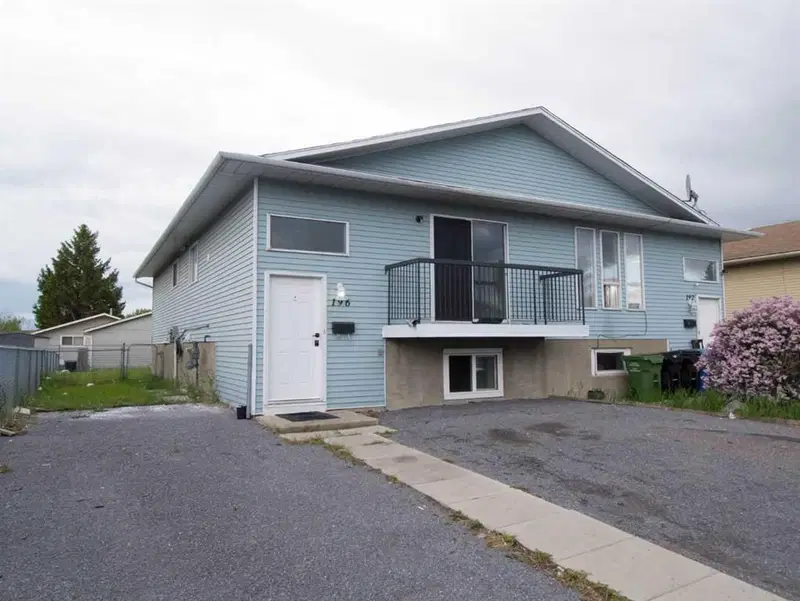 196 Fonda Drive SE, Calgary — main listing photo