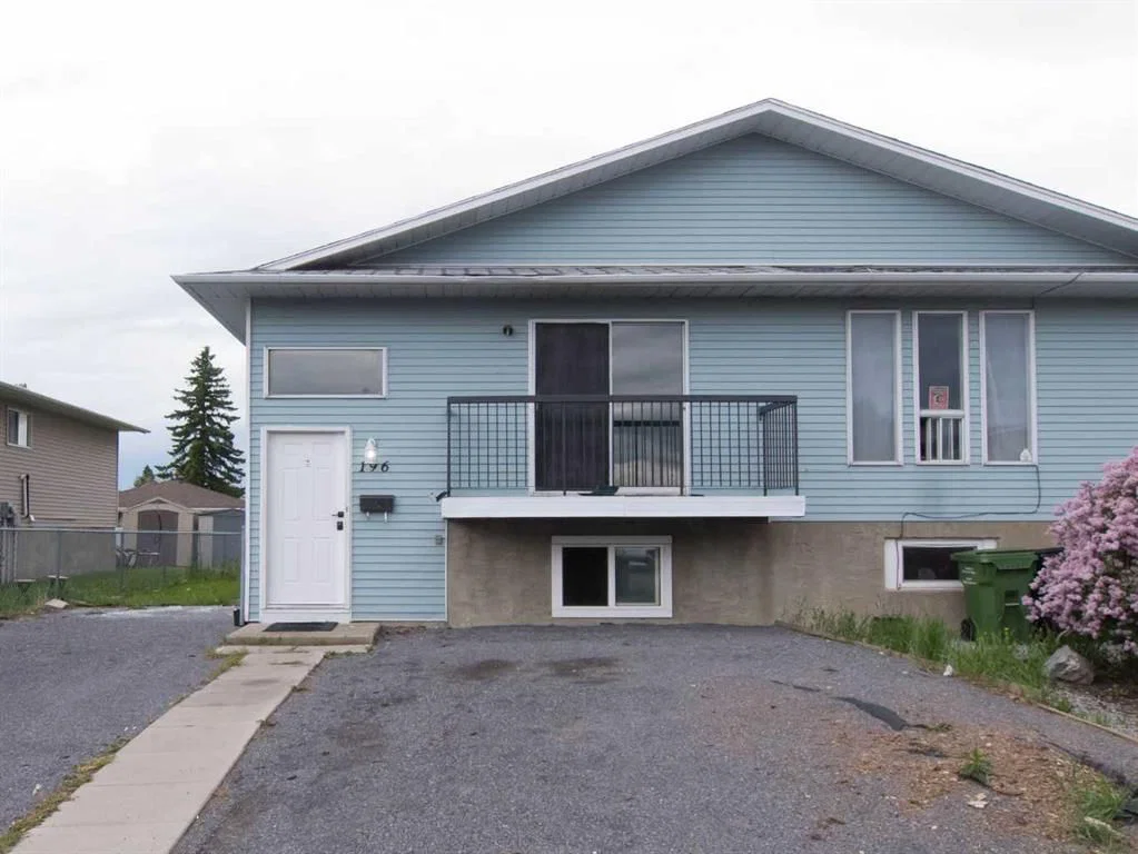 196 Fonda Drive SE, Calgary — photo 2 of 34