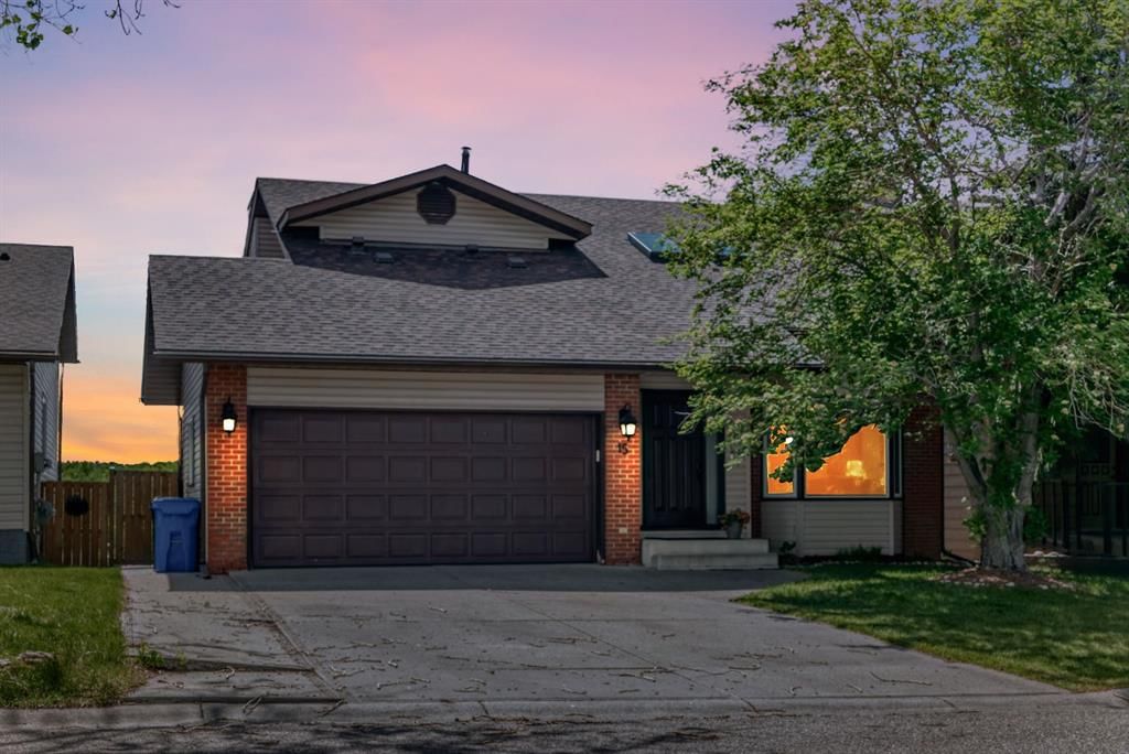 15 Hawkcliff Way NW, Calgary — main listing photo