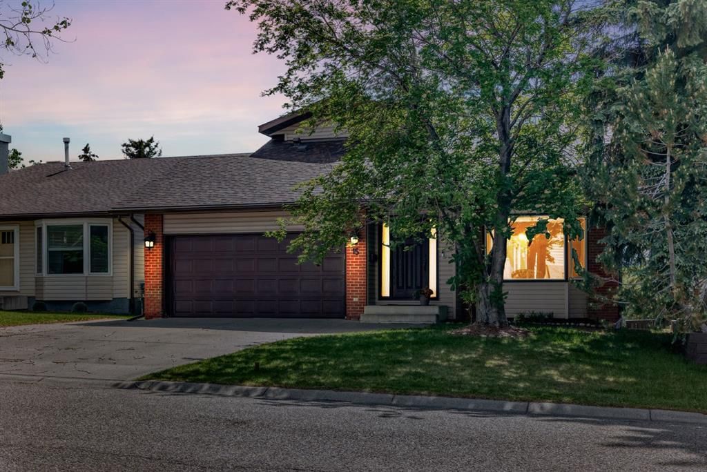15 Hawkcliff Way NW, Calgary — photo 3 of 49