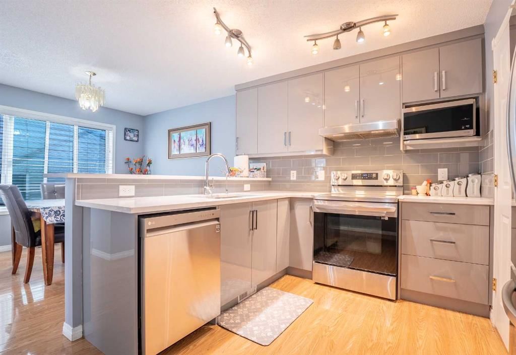 37 Martha's Haven Manor NE, Calgary — photo 5 of 36